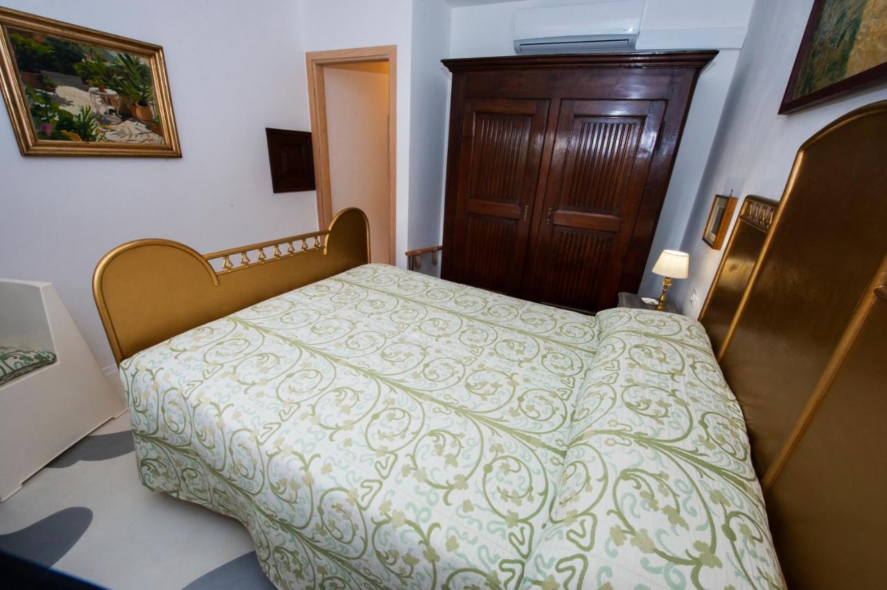 Castello Di Strambinello Bed & Breakfast Exterior foto