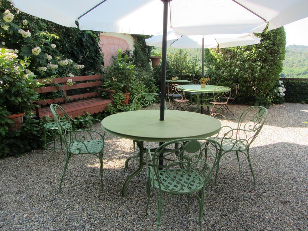 Castello Di Strambinello Bed & Breakfast Exterior foto