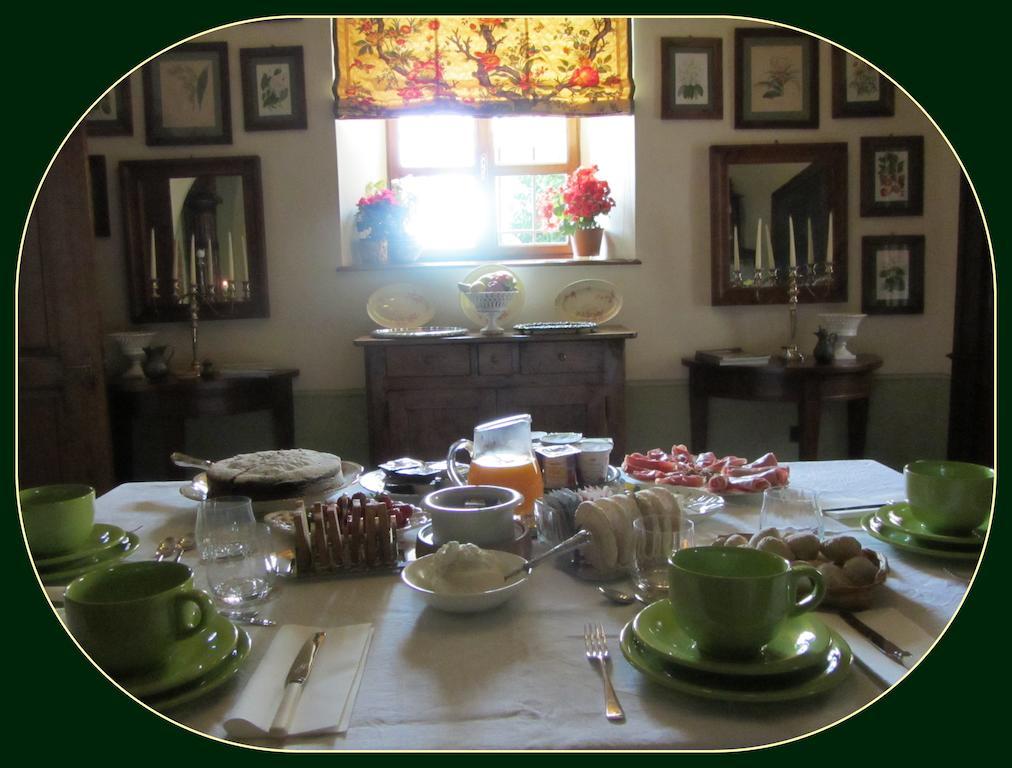 Castello Di Strambinello Bed & Breakfast Exterior foto